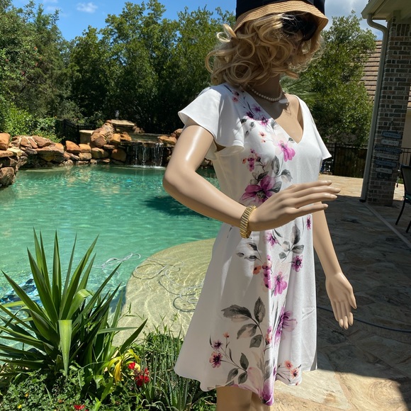 Flirty floral dress ecru W/violet NWT - Picture 3 of 8